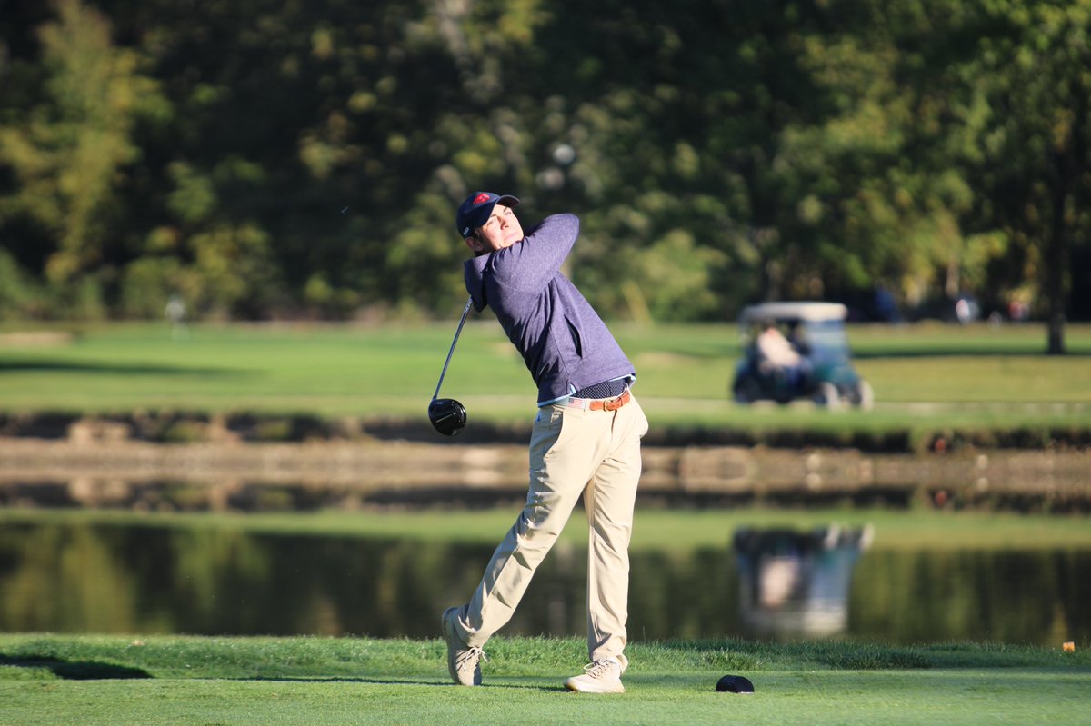 Henry May helped lead the team to a third place finish at the Tom Tontimonia Invitational after capturing medalist honors at three under par ‼️✈️

#UDMGOLF  // #GoFlyers