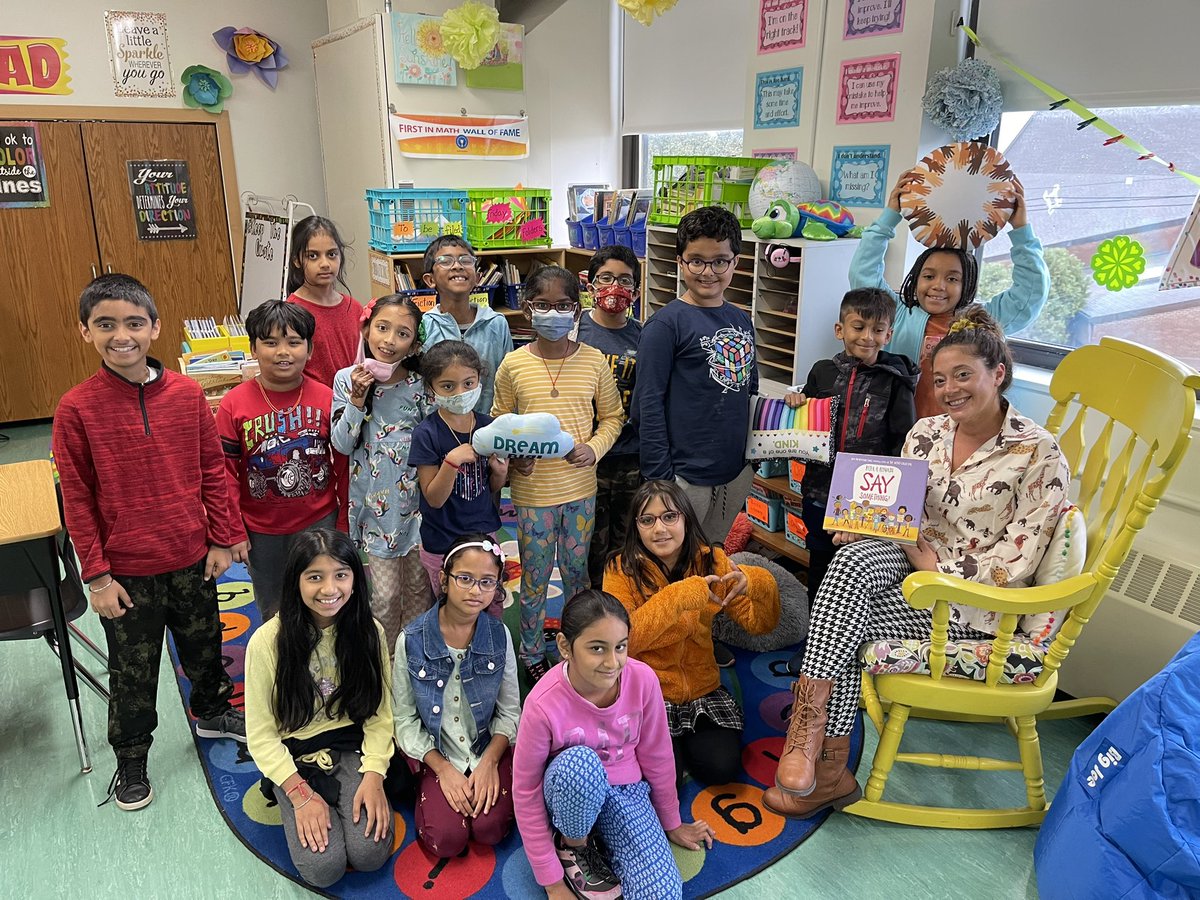 On day 2 of OTR’s Week of Inclusion we mixed it up because we include, embrace, and celebrate our differences! Special shoutout to @JodiDiSilvestro who dropped by during our read aloud of Say Something 🗣️ ✨ by @peterhreynolds @School29Eagles #1WTSD