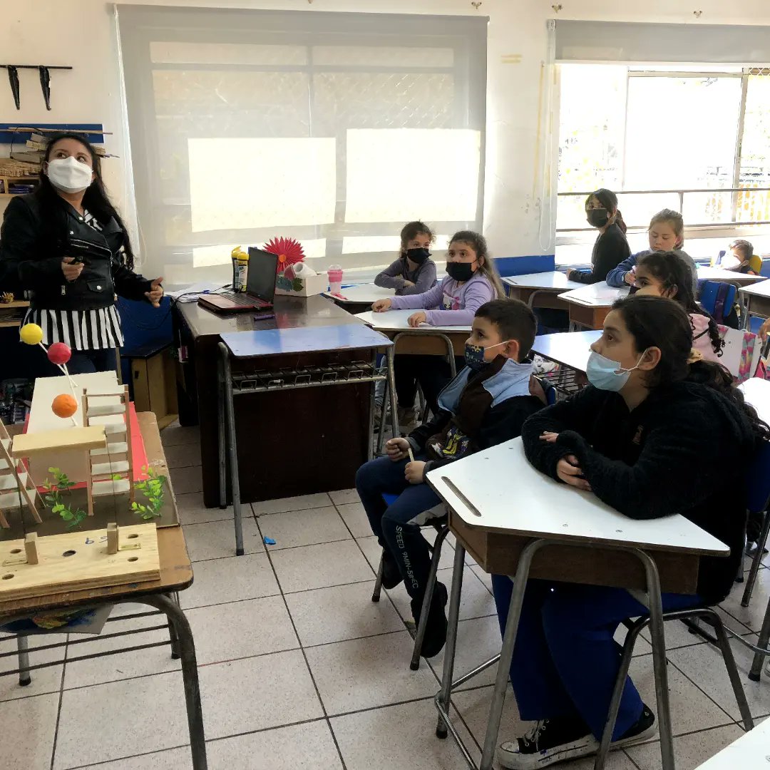 ExploraOHiggins's tweet photo. Estudiantes de la Escuela Carmen Gallegos de #SanVicente de Tagua Tagua, recibieron el taller denominado "¿Por qué se producen los terremotos? ¿ Estamos preparados?", dictado por la monitora Betzabeth Suquillo. 😊👍
#MásMujeresEnSTEM
#Programa4a7
#CienciaAbierta https://t.co/JWqX4UkaH7