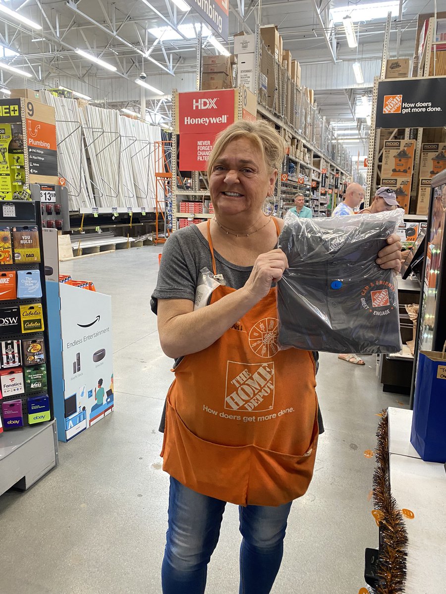 Erika Juarez (@erikarm667) on Twitter photo CAM celebrations continue at Rancho Mirage Home Depot! π§‘π§‘π§‘#sportsday#CAM2022 <a href="/griffith_halee/">Halee Griffith</a> CAM celebrations continue at Rancho Mirage Home Depot! π§‘π§‘π§‘#sportsday#CAM2022 <a href="/griffith_halee/">Halee Griffith</a>