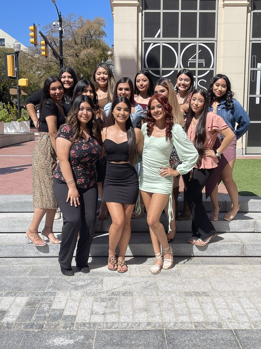 crhs_dt's tweet photo. Carter Riverside Eaglettes Enjoyed A Great Performance at the BPH. @basshall @CRiversideHS @CRSideAthletics https://t.co/hrIzq1qV7Y