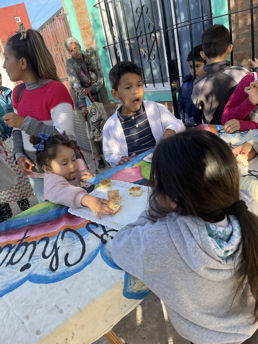 Siempre adelante gracias a ustedes