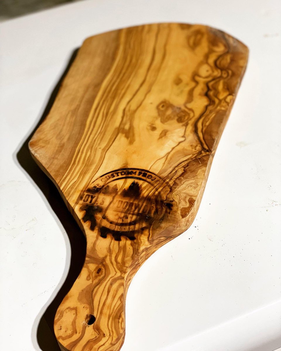 Just finished a cutting board/charcuterie board if any of y'all interested ☺️ can ship as well 🤘🏻