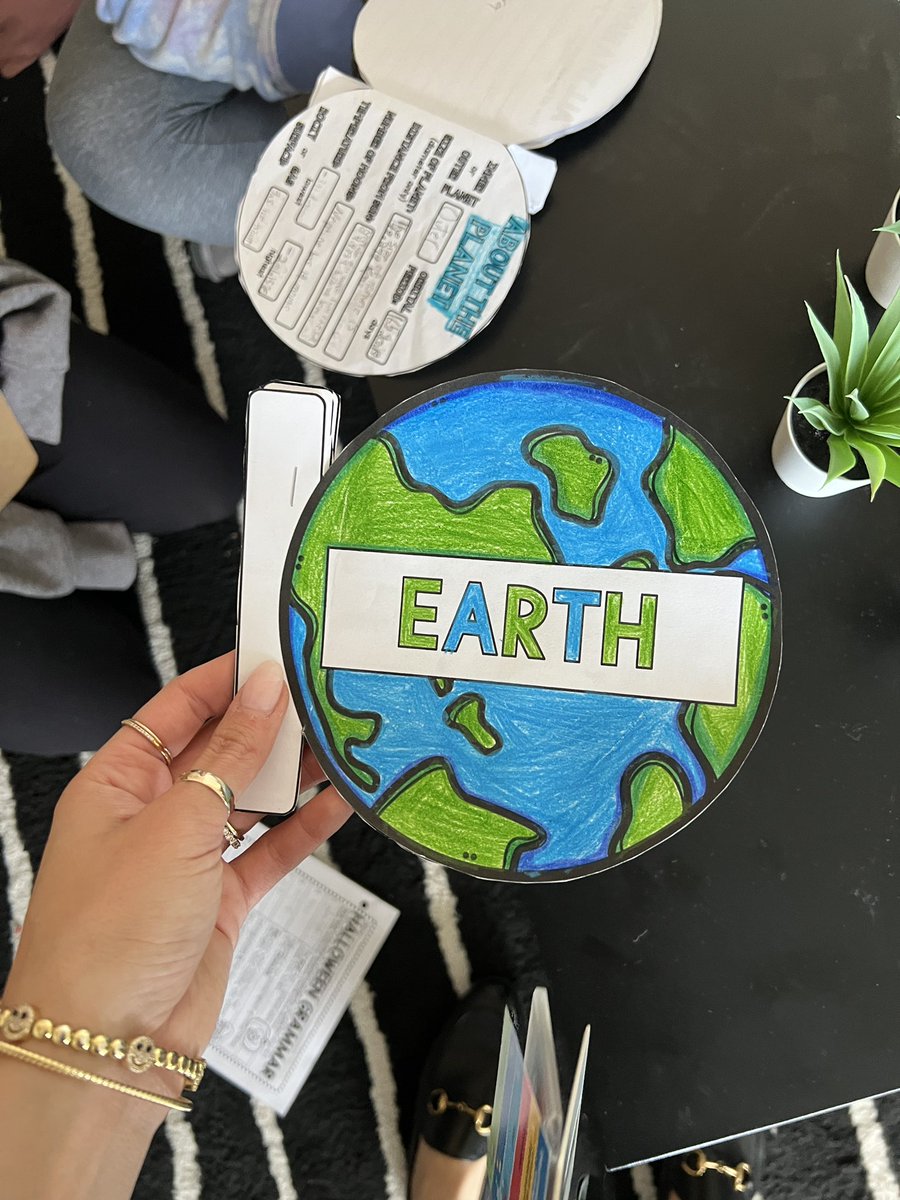 We’ve been working on mini-research projects in Science. Each group was assigned a planet and today we went around the room and learned from each other 🪐🔭