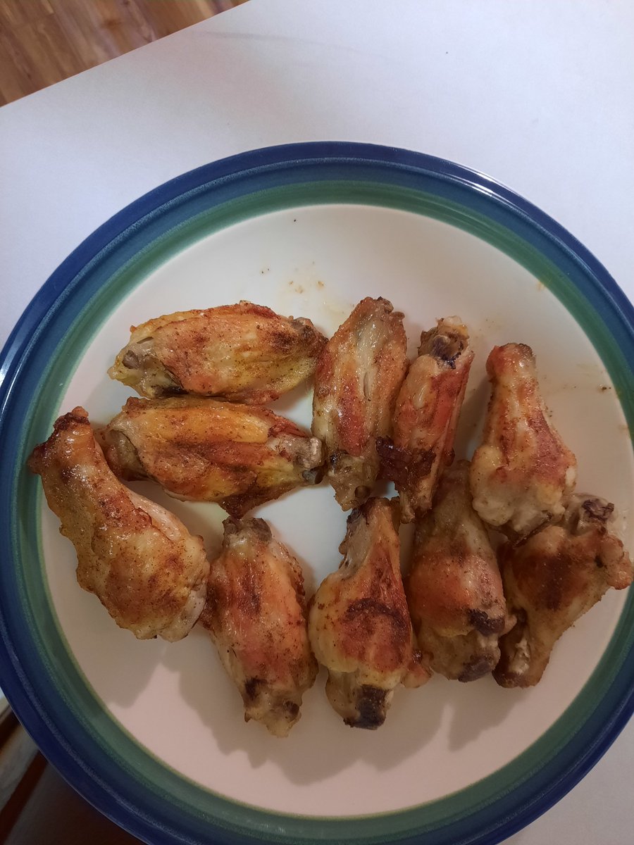 gandsco's tweet photo. @GSmokesweed1 My wings from last night https://t.co/PbHH25uQ0J