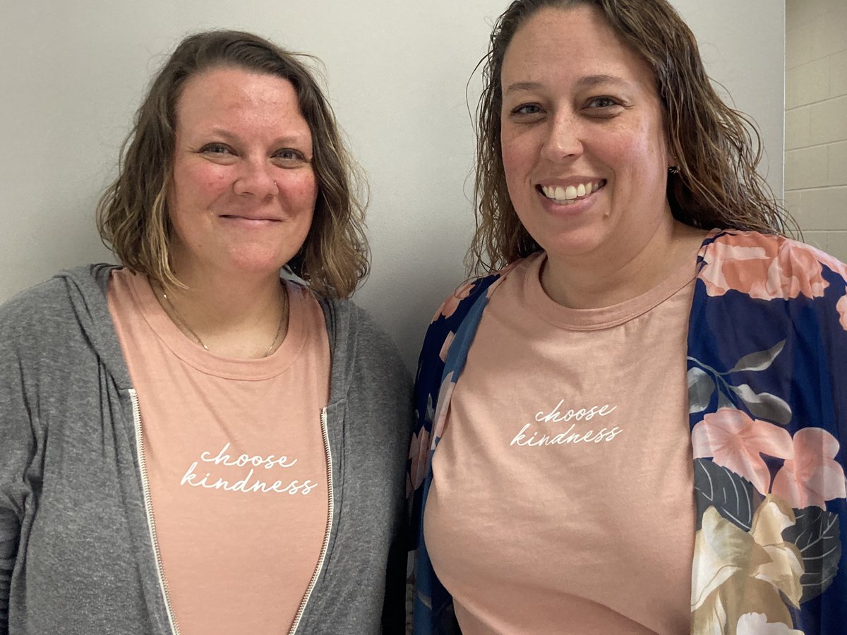 Twinning on positive talk Tuesday! <a href="/Creeksidetweet/">Creekside ECS</a> #WEareLakota #NeedToSucceedCECS