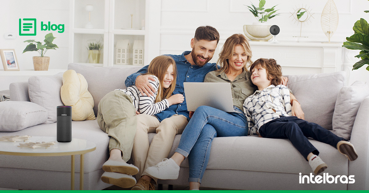 Intelbras's tweet photo. O que é casa inteligente? Quais são os dispositivos mais usados para automatizar uma residência? Como isso pode ser útil no seu dia a dia? Para entender, é só conferir este artigo, que tem tudo o que você precisa saber: https://t.co/UrIYnFW4vK
#BlogIntelbras #Intelbras https://t.co/JFQilv2Ayh