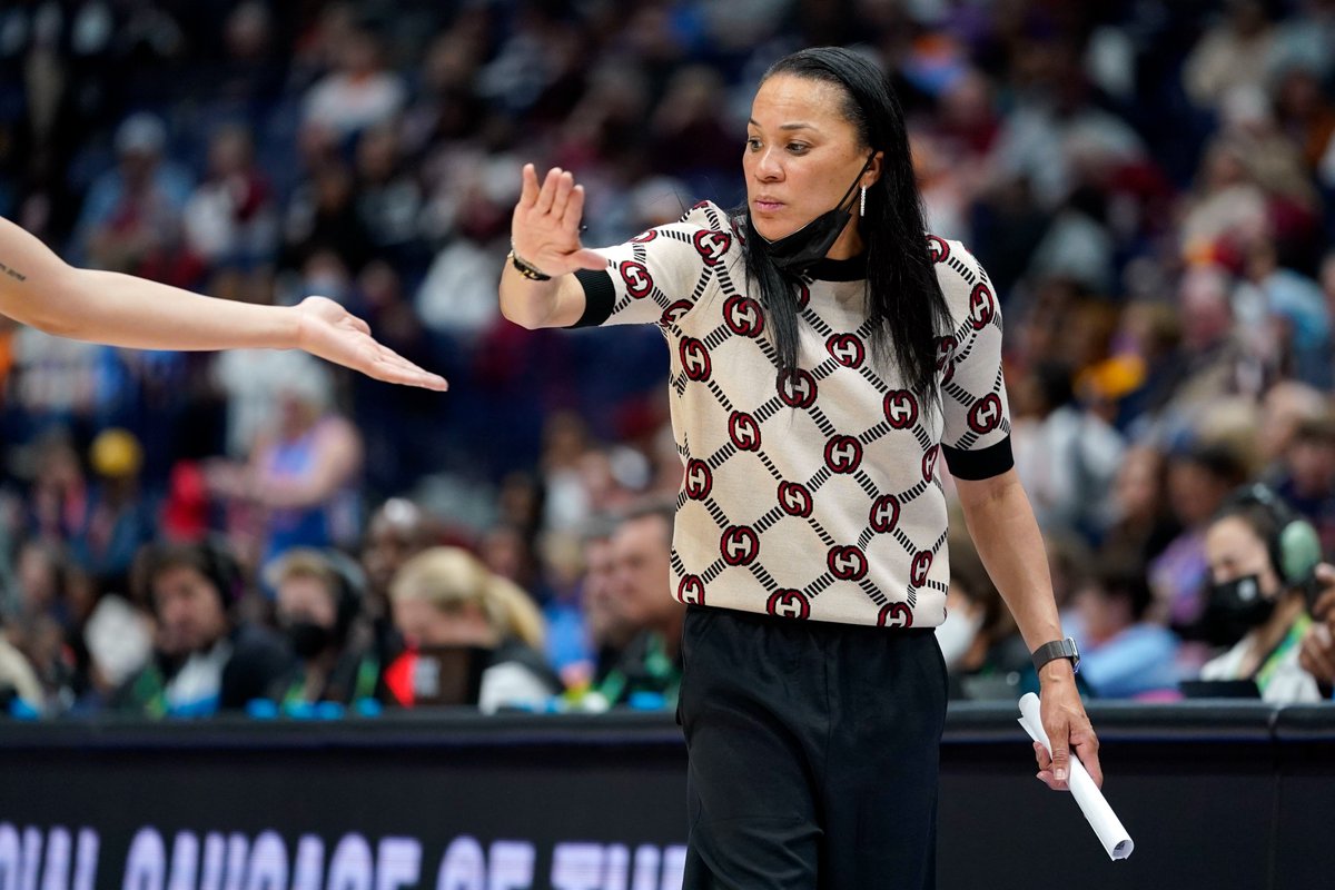 chandlerdmack's tweet image. JUST IN: @GamecockWBB HC Dawn Staley will receive the 2023 John R. Wooden Award “Legends of Coaching” honor.

Honorees are selected based on character, on-court success, graduation rates &amp;amp; coaching philosophy. 

It will be presented on April 7th, 2023. 

@WLTX #Gamecocks
