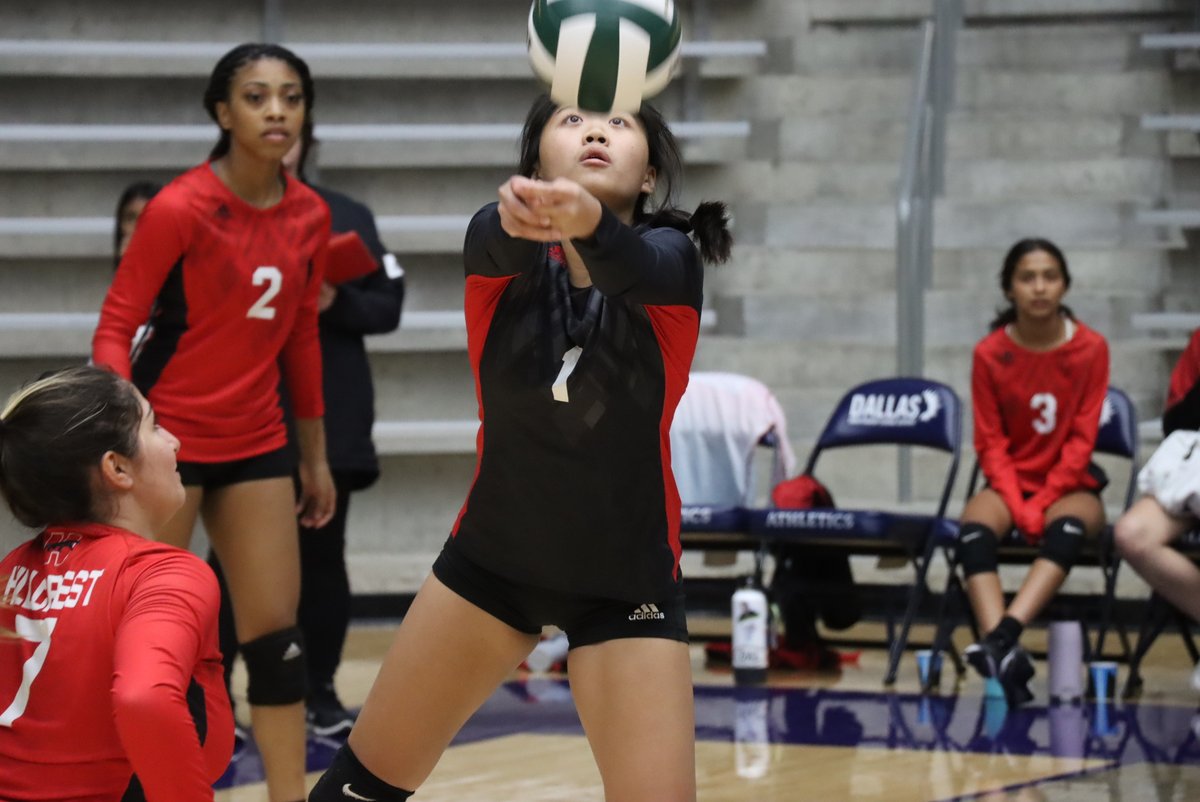 dallasathletics's tweet photo. Scenes from Friday's District 11-5A volleyball match between Hillcrest and Sunset.

More 📸 on Flickr: https://t.co/rvRnNXeLII

@Hillcrest_VB @SunsetBison_VB https://t.co/sCHWsouNRo