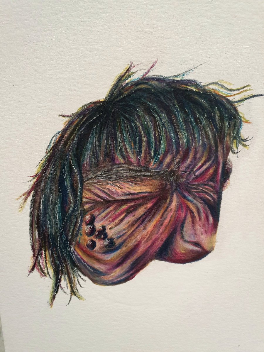 weemushroomart's tweet photo. Aaand day 30/30 day sketchbook challenge! A scrunched up lil face to finish it all off
#sketchbook #colouredpencils #art #mixedmedia #portrait https://t.co/ITUIFprRQX