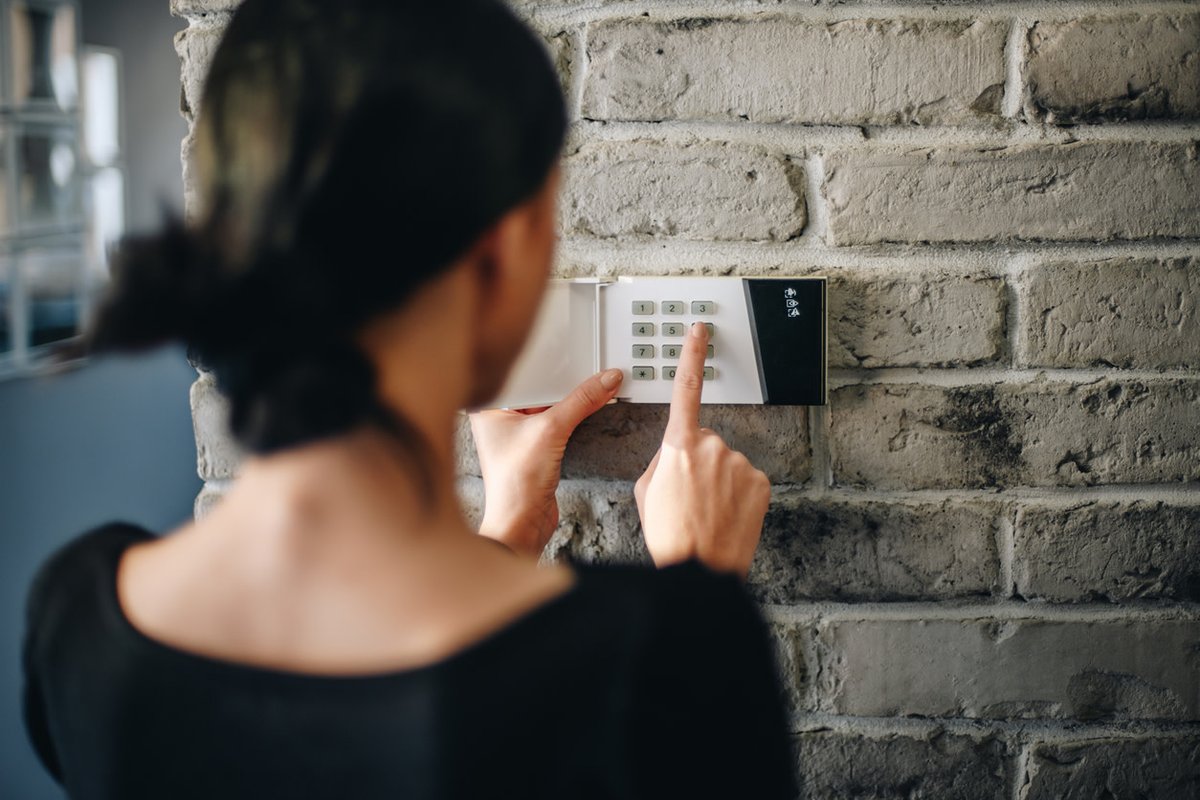 Transparity_Ins's tweet photo. Efficient Ways to Secure Your Home 

Safety is a top priority for homeowners. Find out the ways you can stay safe in the comfort of your own home. 

https://t.co/urtGKrKQ58 https://t.co/0J6Ra5qfx4