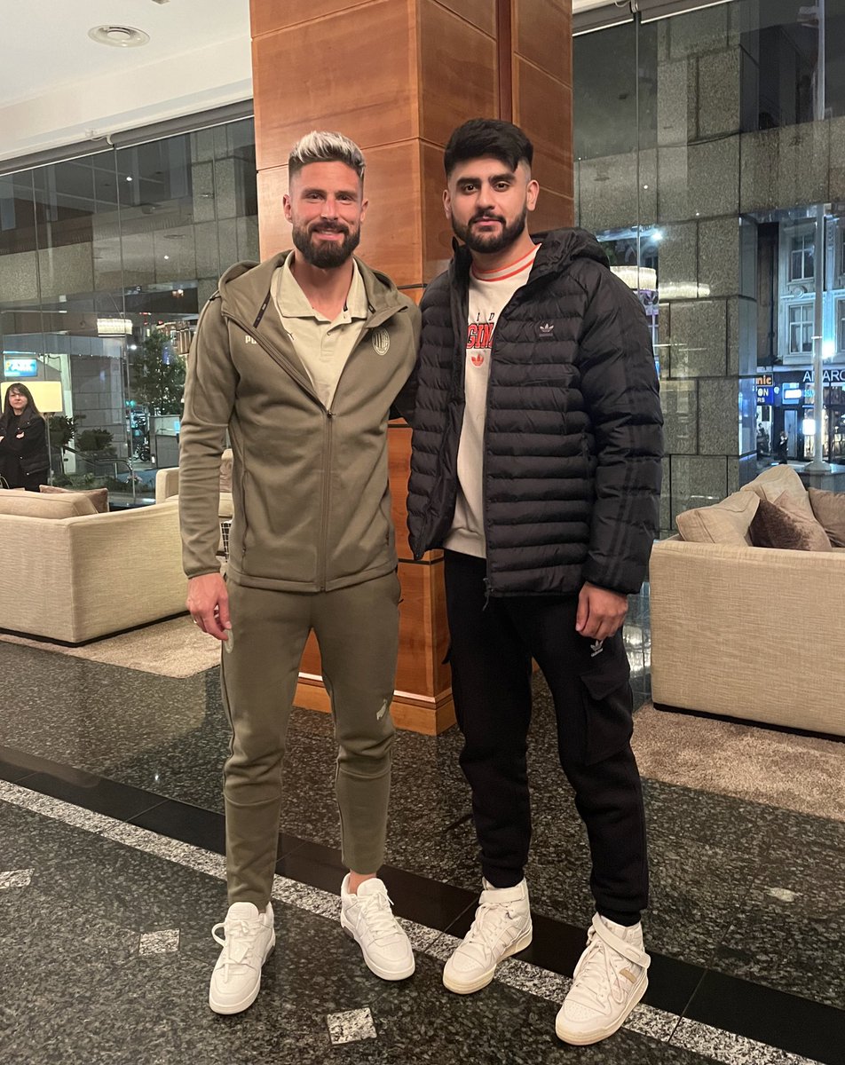 CFC_Dubois's tweet image. My guy😎 Thank you for making the time to see me @_OlivierGiroud_ 💙