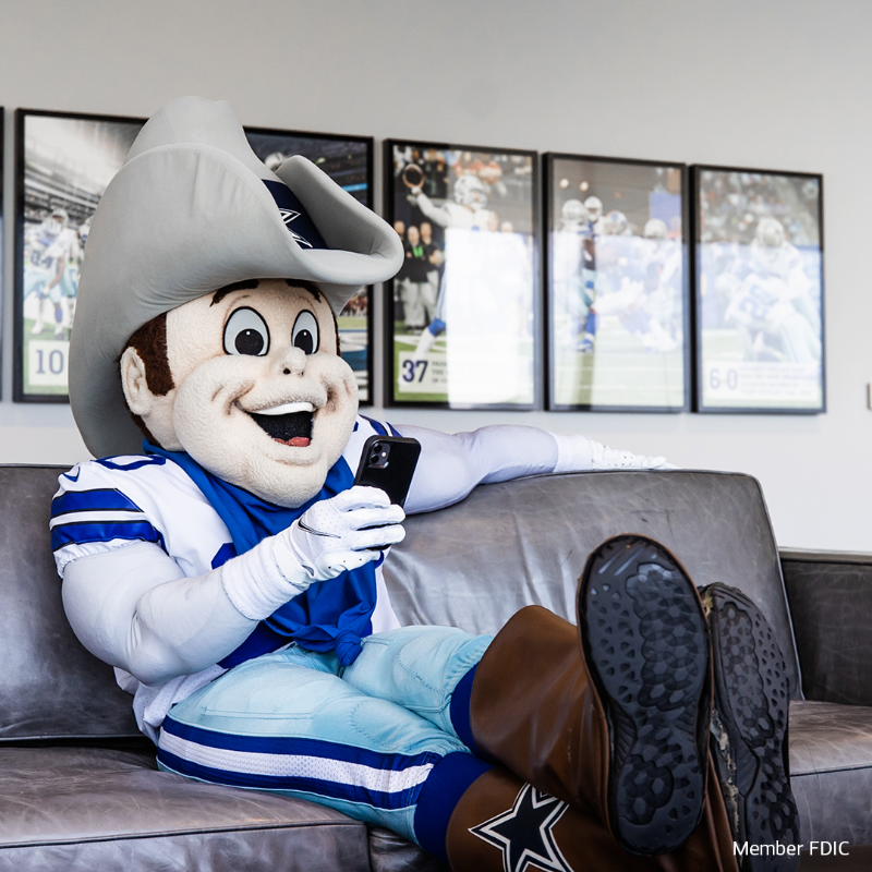 BankofAmerica's tweet photo. Rowdy doesn't simmer down on his days off.​

Instead, he gets pumped to use digital tools so impressive, @dallascowboys fans just #CantStopBanking.