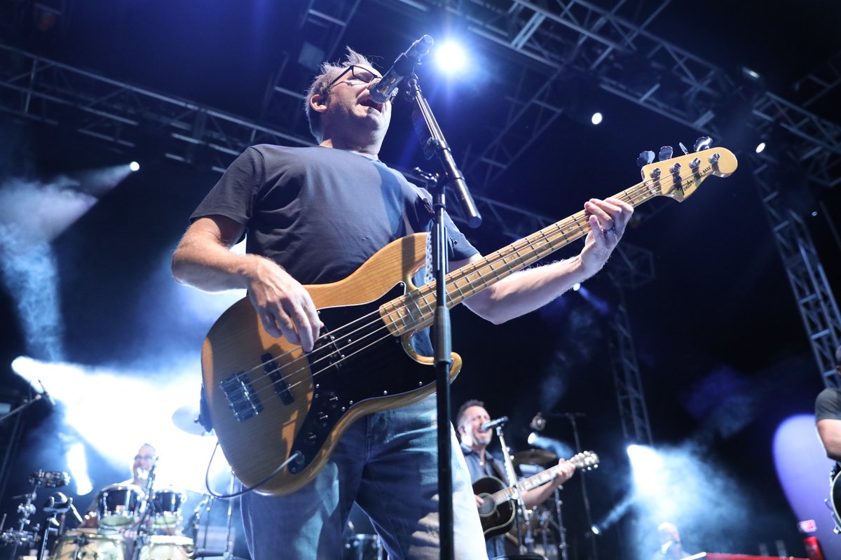 Hootie & The Blowfish tweet media
