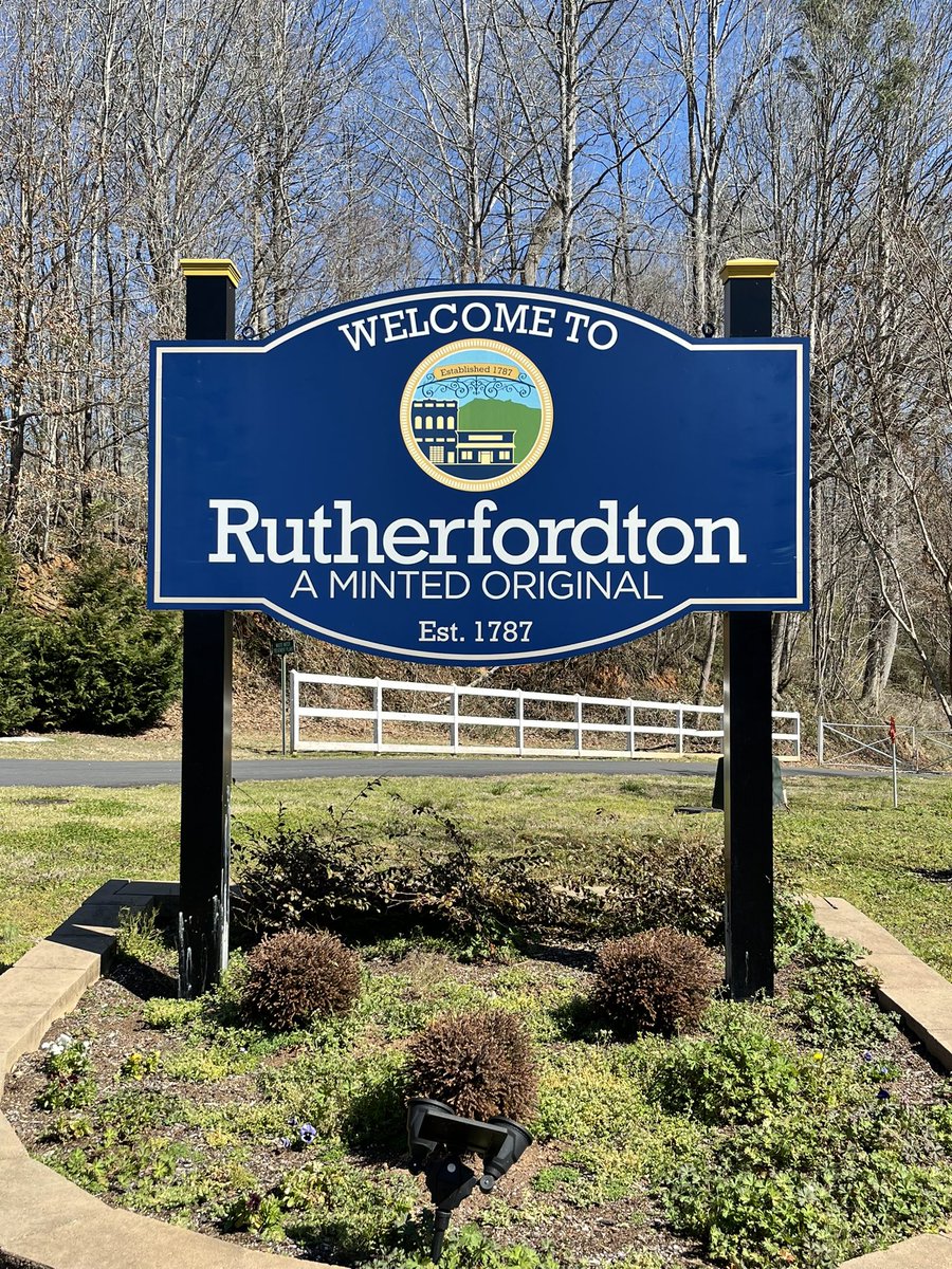 MitchellsMayors's tweet photo. #Rutherfordton, NC was a beautiful stop! Mayor Jimmy Dancy is an American hero, who served in the army stationed in Japan. He helped build their brand new park; truly ONE OF A KIND! Mayor Dancy loves spending time with his grandson and lets him sit up in the town fire trucks! 😃 https://t.co/QrTHsRSUfQ