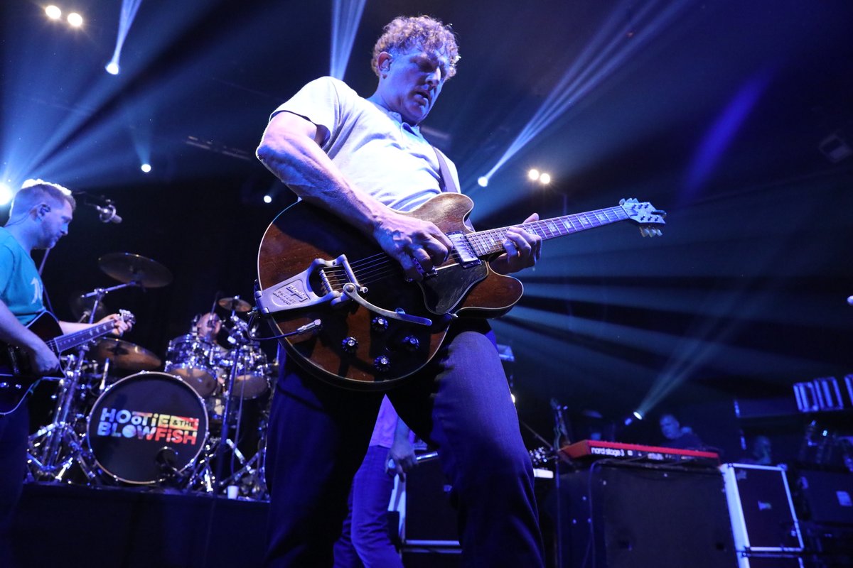 Hootie & The Blowfish tweet media