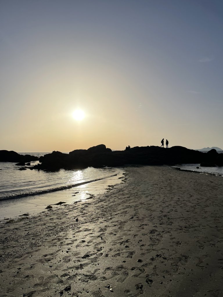 agnethe888's tweet photo. Islas Cíes (The Cíes Islands) in the distance… captured on an evening walk on Playa Samil after a long, but great day, at @ConxemarOficial just in front of @Attica21Hotels https://t.co/OiRtseNMex