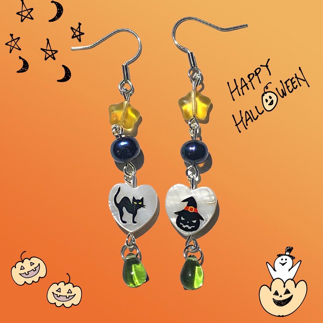 Lovefrogsstore's tweet photo. things r getting spooky around here.. 
spooky earring drop on 10/8!

#spookyearrings #handmadejewelry #halloweenjewelry #spooky🎃 https://t.co/EwG87Uvo8B