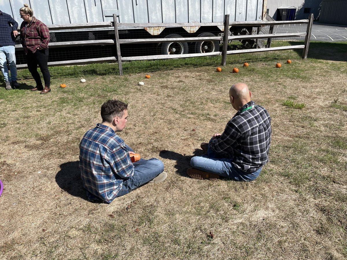 AndersonAutism's tweet photo. West Rd. LLLC celebrated the season by hosting a Fall Fest! πππActivities included square dancing, pumpkin painting, gross motor games, build-your-own scarecrow, pumpkin dissection and apple stamping! #FallFest #AdultProgram #1in44 #Autism #Fall #Autumn https://t.co/hGg9l5Llcg