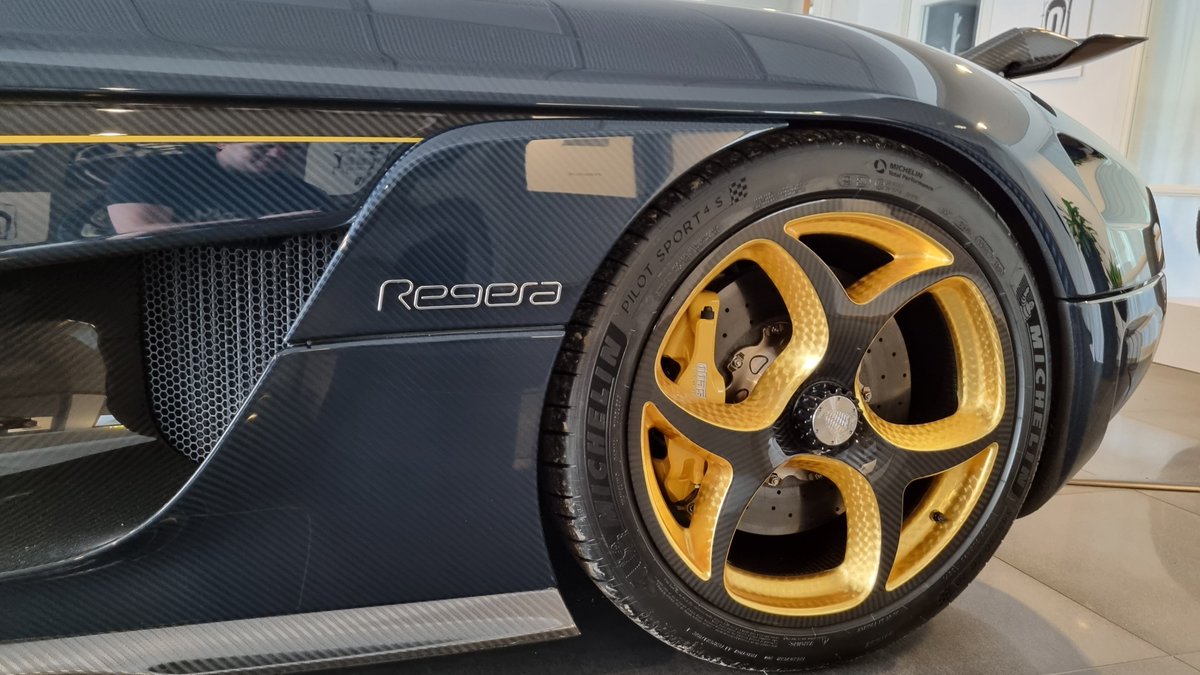 Btw, I am living in Sweden for 1.5 months! Everything seems to be fine. Moved to Sweden because of new job here. New life, new opportunities :)