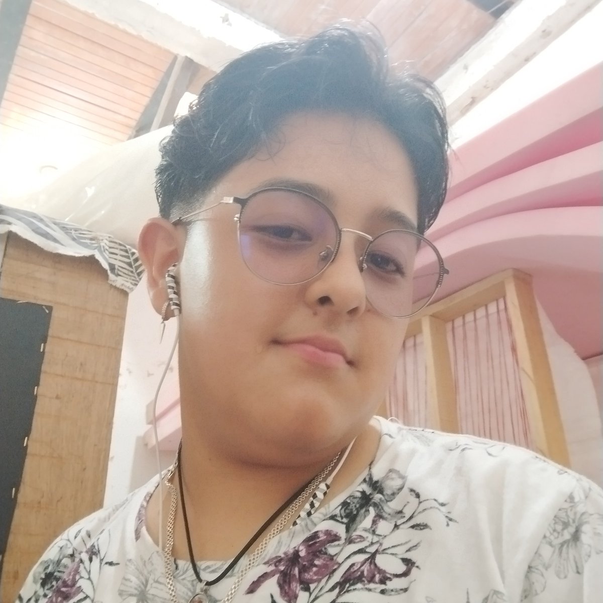 karoljiemenez's tweet photo. #NuevaFotoDePerfil https://t.co/CsX4nXKPxQ