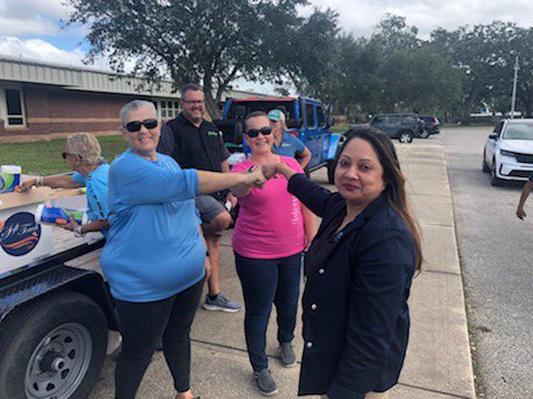 <a href="/FoodBringsHope1/">Food Brings Hope</a> in partnership with <a href="/RealJeepBeach/">Jeep Beach</a>, <a href="/feedhopenow/">Second Harvest Food Bank of Central Florida</a> and <a href="/HUMVFC/">Halifax Urban Minist</a> provided emergency relief at <a href="/cmspartans/">Campbell Middle</a> to the community that has been devastated by Hurricane Ian. They provided hot meals, food bags, and other supplies! @vcsbalgobin thanks EVERYONE involved!