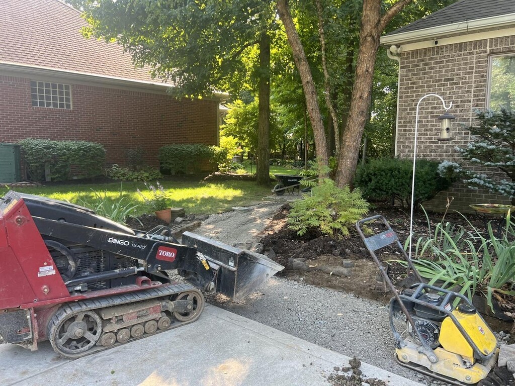 Walkway amd patio! More to come😊 #hardscape #pavers #paverpatio #hardscapefactory instagr.am/p/CjTetWDuMLU/