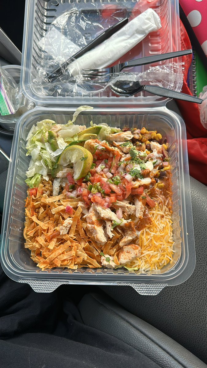 ShaniceBest's tweet photo. Proud to say I didn’t have to rug anyone for this meal🫶🏽 https://t.co/8jHvIyXZUu