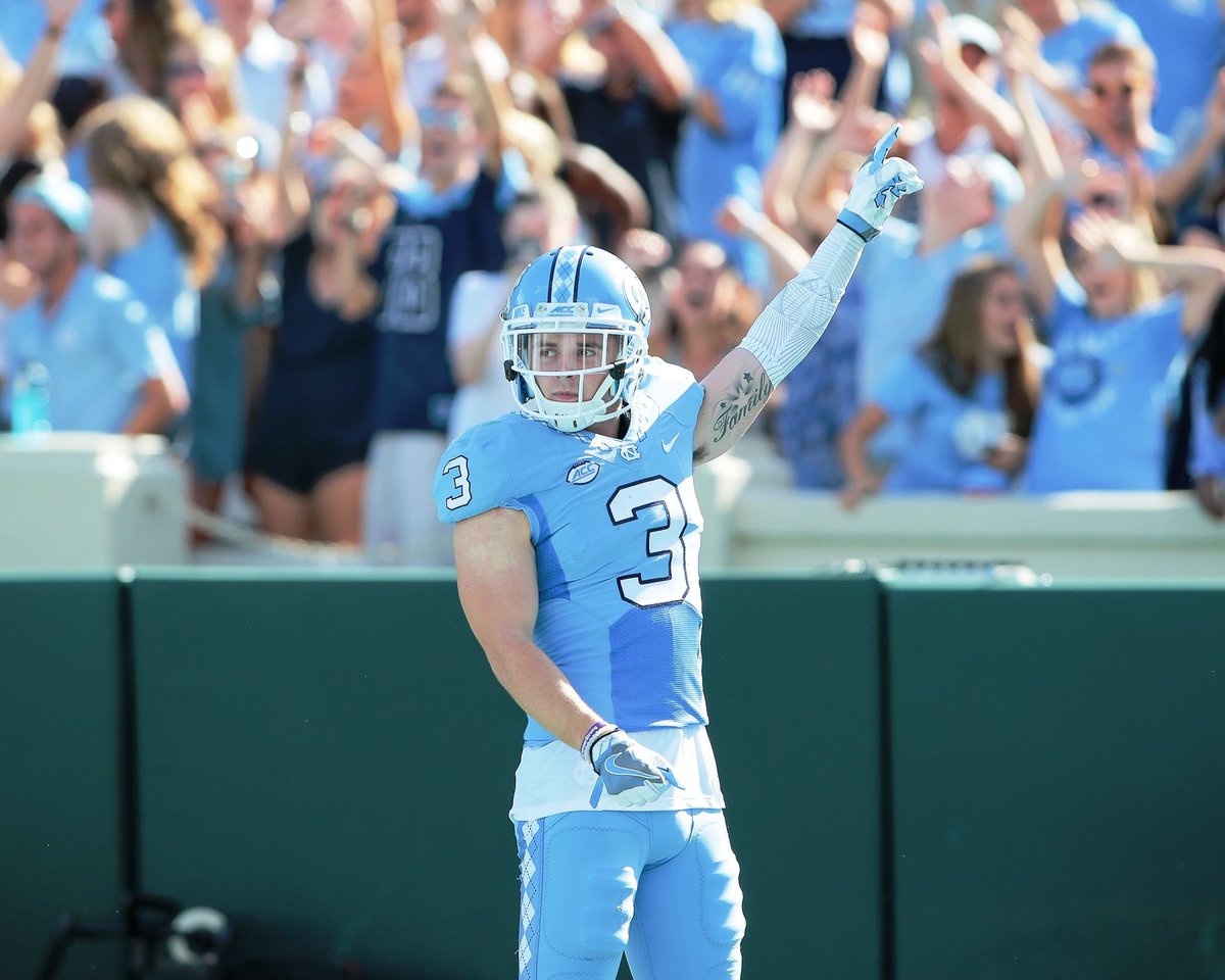aziahjohnson_3's tweet photo. I am extremely blessed to announce that I have received my second D1 offer from UNC!!@drebly_32 @CoachGalloway7 @UNCFootball @TeeJayHS @VikingsTj https://t.co/ToMMOtH8gN