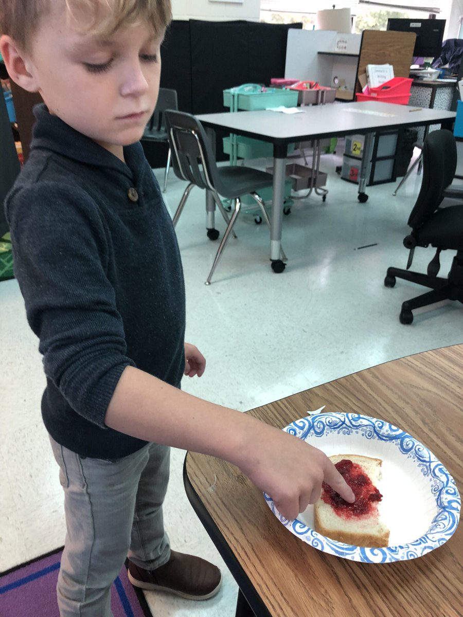mrsmoseleypmk's tweet photo. Yesterday we made homemade strawberry jam and today we got to eat! Ss used core words “want” and “more”. Seems like the jam was a crowd favorite ☺️ @PotowmackES #eaglesdeserveit22 #corewordoftheweek https://t.co/Bqu5k9XbYB