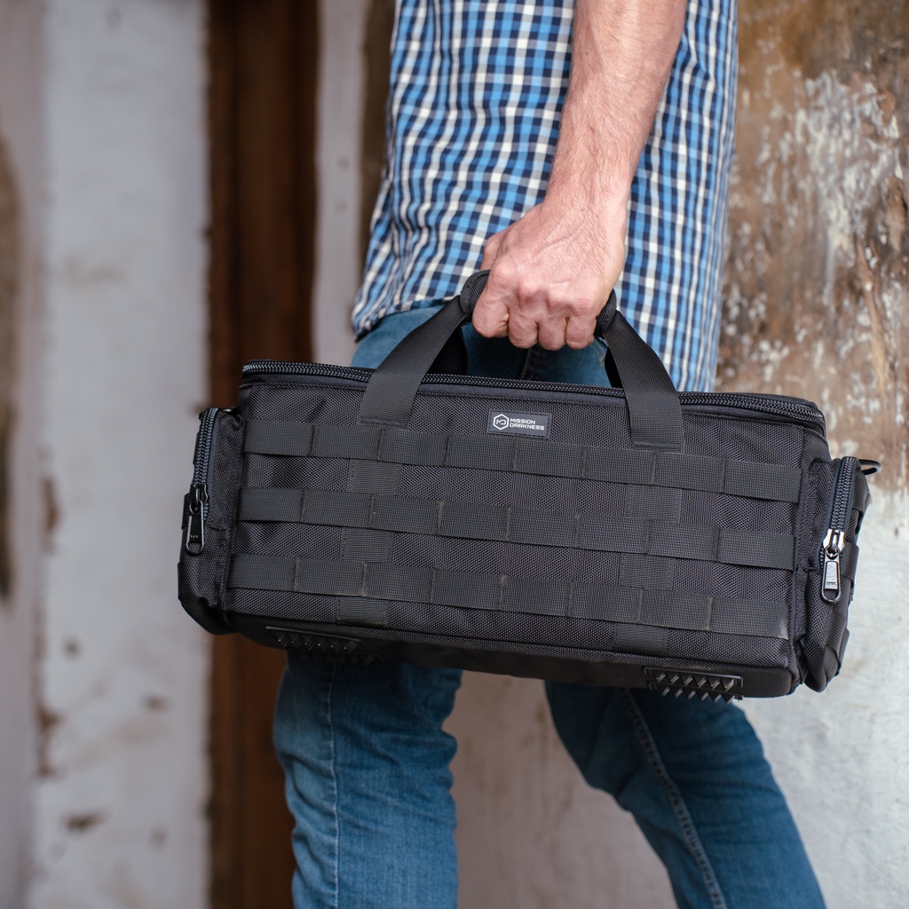 MissionDarkness's tweet photo. Looking for a tactical faraday bag? The padded utility is great for sensitive electronics that you want to keep safe and off the grid.
#missiondarkness #emf #faradaybag #travelgear #privacy #USAmade #faraday #EMP #EMF #RFIDblocking #RFprotection #RFIDprotection #Prepper #edc https://t.co/pvCpSoFCp3
