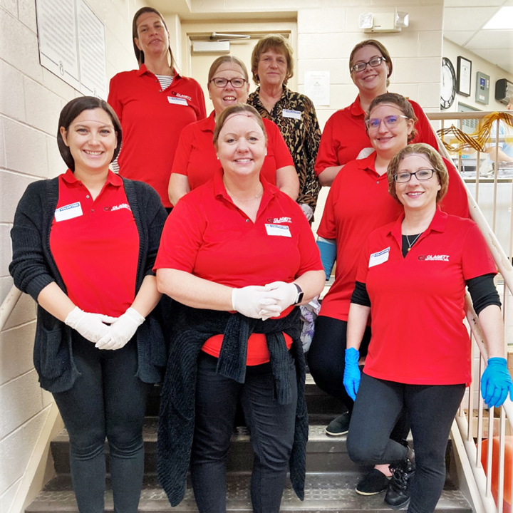 FRM_mission's tweet photo. Thanks to Clagett Enterprises, inc. for serving lunch today! Also, thank you for your financial investment in the lives of Frederick's citizens.
#givingback #volunteers #community #dogood #frederickmd #frederickmaryland #frederickcounty #downtownfrederick #frederickcommunity https://t.co/YXJDDMR8nG