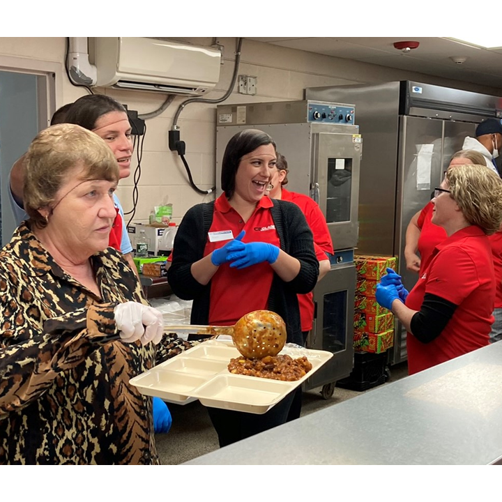 FRM_mission's tweet photo. Thanks to Clagett Enterprises, inc. for serving lunch today! Also, thank you for your financial investment in the lives of Frederick's citizens.
#givingback #volunteers #community #dogood #frederickmd #frederickmaryland #frederickcounty #downtownfrederick #frederickcommunity https://t.co/YXJDDMR8nG