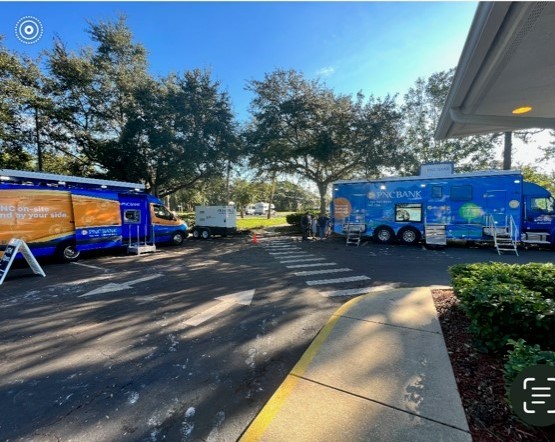 ZorayaSuarezPNC's tweet image. .@PNCBank has deployed one of its #mobilebranches &amp;amp; an ATM Sprinter Van to #NewSmyrnaBeach to help customers impacted by #HurricaneIan with access to cash &amp;amp; basic banking services. The 40-ft. mobile #retailbranch is now open  2230 State Rd 44, New Smyrna Beach, FL 32168.