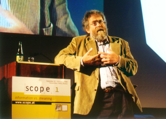 Congratulations Anton Zeilinger, sharing the 2022 Nobel Prize in Physics! Here he's discussing quantum teleportation @ Scope1 conf, Vienna 1999. Along with: @wasbuxton, <a href="/brewster_kahle/">Brewster Kahle</a>, Bill Schilit, Andy Cameron, @dsmall232, Ted Nelson, Turner Whitted, Hani Rashid, John Thackera