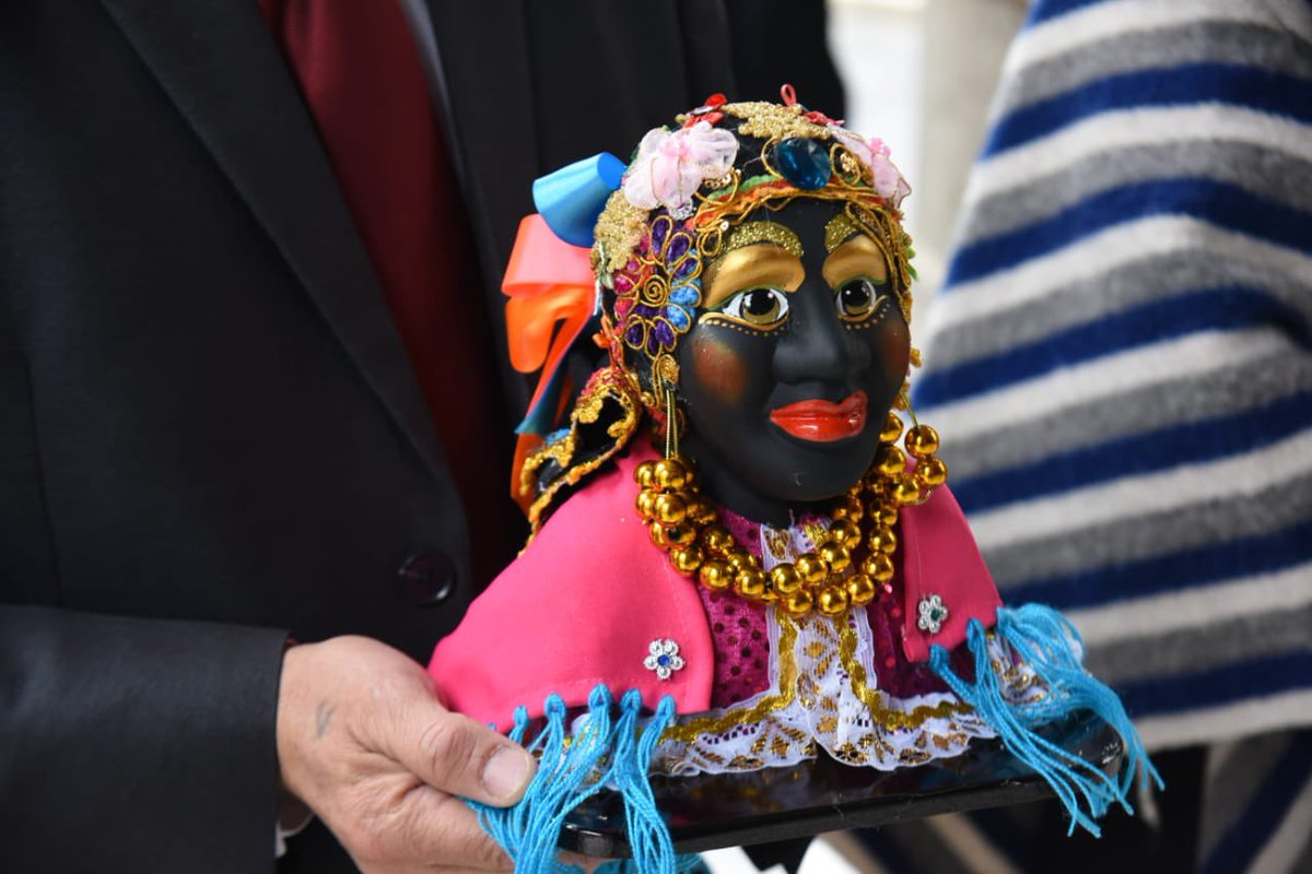 pedropalaciosu's tweet photo. En un momento de tradición, fiesta y música, fui invitado a las fiestas de mama negra por el alcalde de Latacunga Byron Cárdenas, que grata visita. https://t.co/d5PArqyAp8