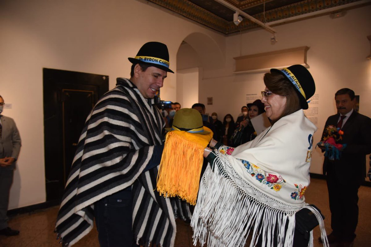 pedropalaciosu's tweet photo. En un momento de tradición, fiesta y música, fui invitado a las fiestas de mama negra por el alcalde de Latacunga Byron Cárdenas, que grata visita. https://t.co/d5PArqyAp8