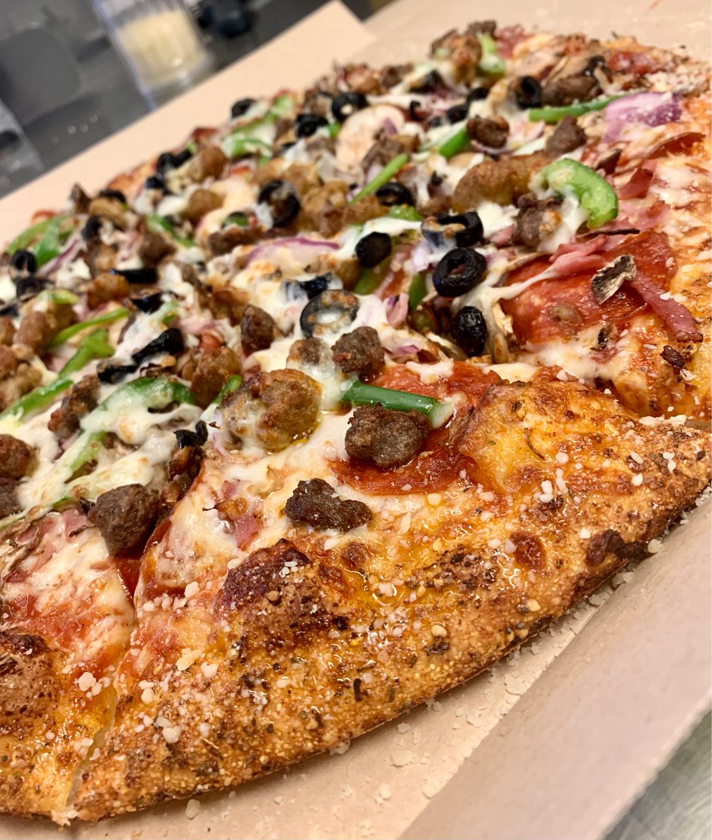 HowieTulsa's tweet photo. At Hungry Howie’s, our Works pizza is a works of art
-
#howiedoit #hungryhowies #pizza #yum #famousforflavor #flavoredcrust #tulsa #theworks #workofart https://t.co/TmVXSllcUl