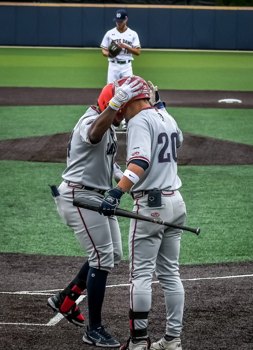 Ready to run it back 🔁

Notre Dame Flight Tracker:
Omar Daniels: 
Exit Velo - 102 | 374 ft.

Marcos Pujols:
Exit Velo - 107 | 397 ft.

Salix Felix:
Exit Velo - 106 | 423 ft.

Up next ➡️ 1 p.m. Saturday @ Purdue‼️

#FlyBoys✈️