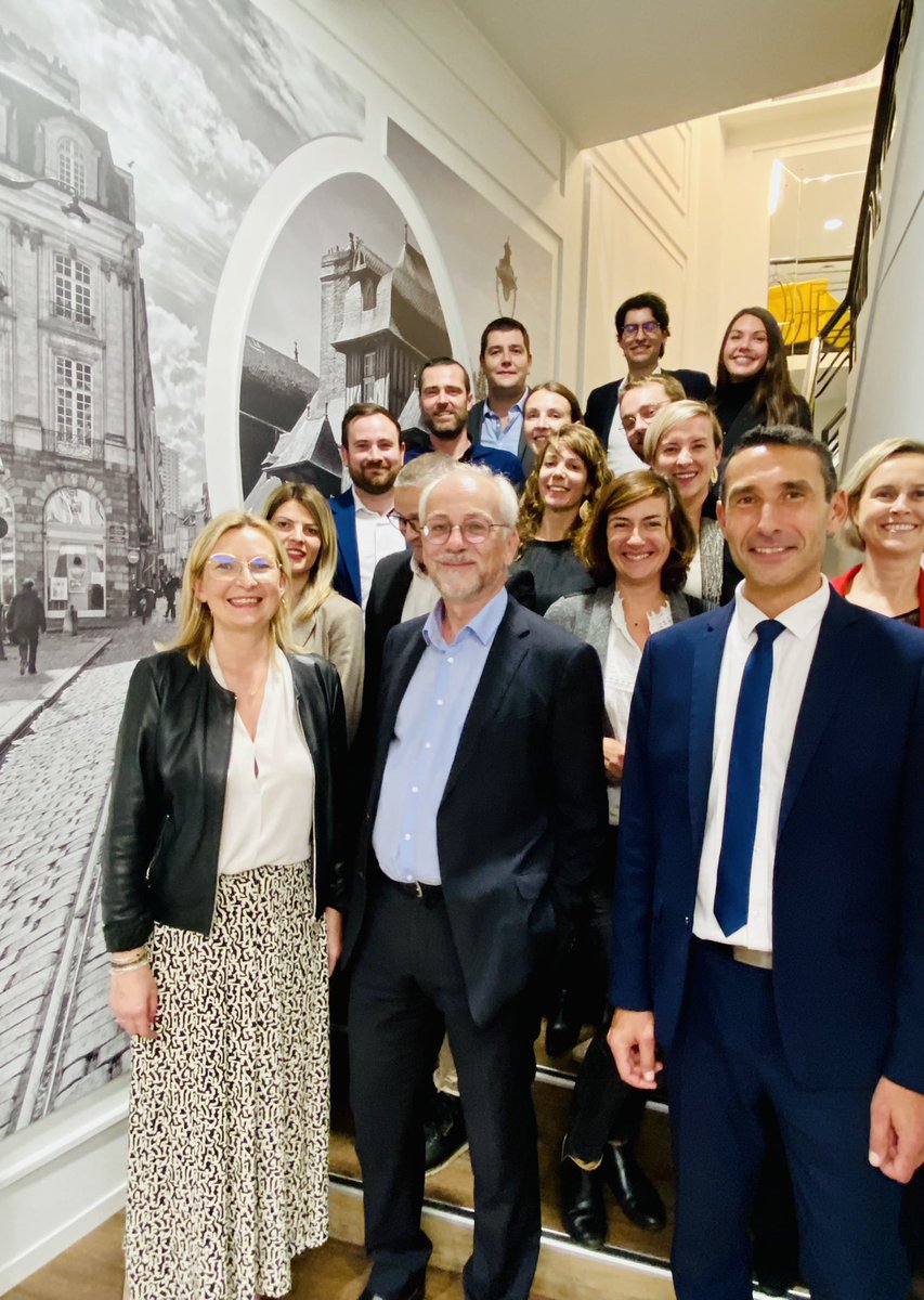 UTRennesOuest's tweet photo. 📢🎉🎀 En direct de l’Inauguration de la nouvelle caisse Rennes Ste Anne et du Pôle @UTRennesOuest en présence de notre Président @Julien_Carmona_ de notre Présidente de Caisse @S_langouet de nos dirigeants @Auvraychristel @GanaiKarim 👏👏👏🙏 @CMBretagne @cmarkea @CMB_DD35 https://t.co/67lDjLLJA5