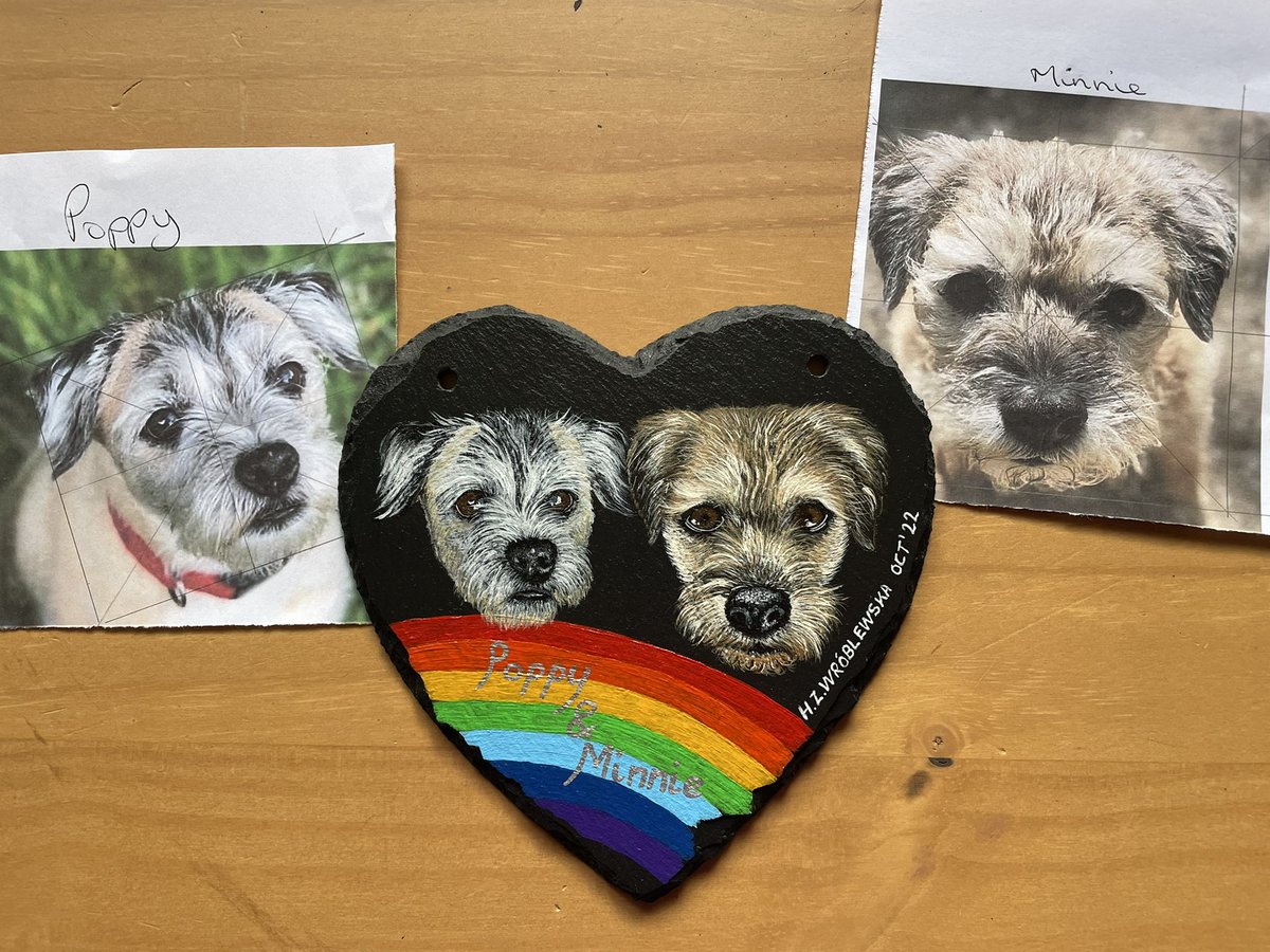 hzwdesigns's tweet photo. Just finished painting these two lovelies, Poppy and Minnie in acrylic on natural slate. Onto my next commission now…..
#BTPosse #borderterrier #borderfest #DogsOnTwitter #dogportraits https://t.co/oukI93wZOm https://t.co/W6ab4pRYSk
