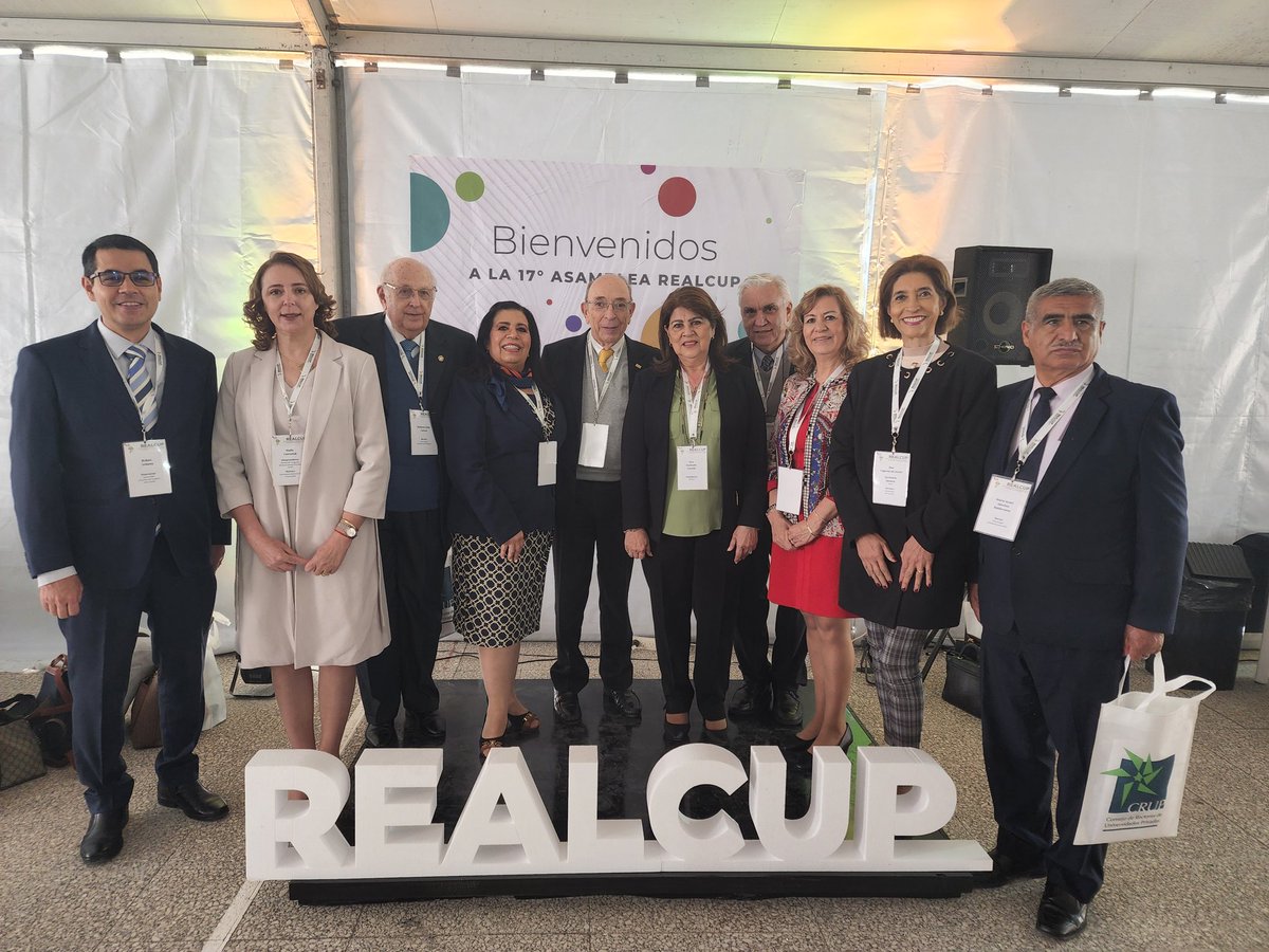 NCzeraniuk's tweet photo. Estamos en la Asamblea de @RealcupALyC compartiendo con autoridades de 12 asociaciones de universidades privadas de 11 países. Representando a @UNAE_Enc y como Vicepresidente de #APUP 🇵🇾 https://t.co/8nGPj40tVY