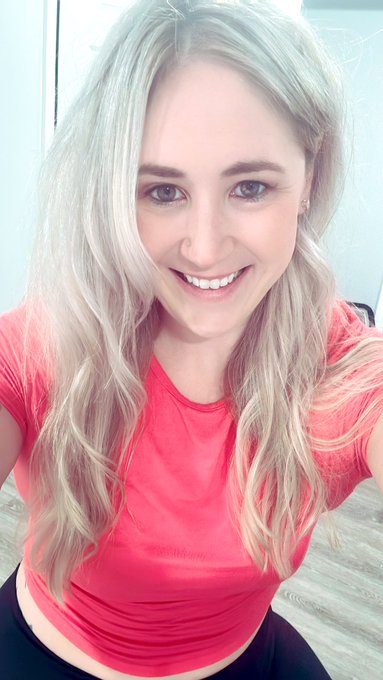 Quick test run on twitch come say hi 🥰  https://t.co/NoRUFHIFEV https://t.co/9UrIcQk1pU