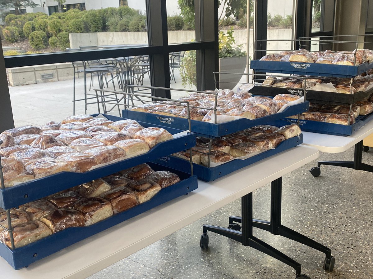 Thx to <a href="/PCLConstruction/">PCLConstruction</a> Wellness Committee for the opportunity for Dad to make one more Bun Run. It was a special morning for him. Pre Covid he did this run to PCL every Friday for almost 30 years. At 92 he still had his apron on ready to serve.  <a href="/Fifendekel/">Fifendekel</a> #yeg #yegeats