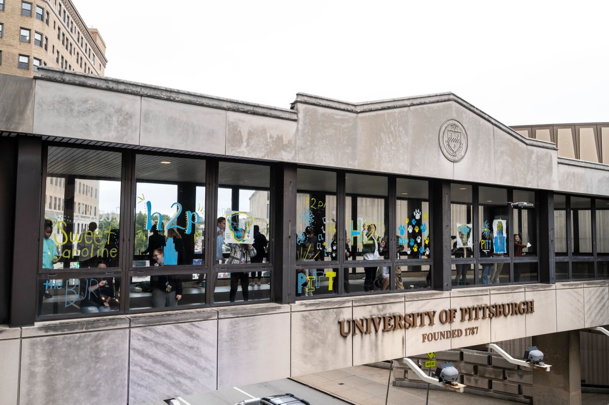 PittAlumni's tweet photo. The town is painted and ready for #PittHC22 β
Let us know which events we'll see you at this week, #PittAlumni π
Don't forget to tag us when you share photos from Homecoming so we can celebrate with you! ππ #H2P https://t.co/PoMRXyuZiY