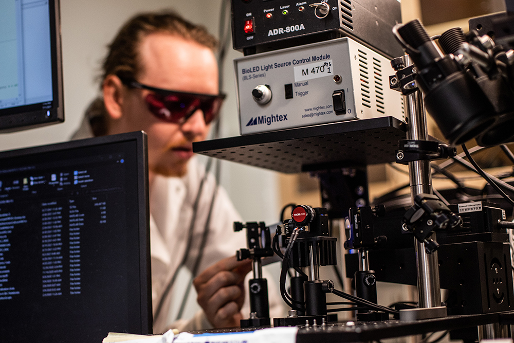 WashUMedMIR's tweet photo. The Biophotonics Research Center is recruiting tenure-track faculty members to the team. Conduct optical diagnostic and theranostic research in a collaborative, world-class academic health center. Apply: https://t.co/ndVxczgTNf #RadTwitter #RadiologyJobs https://t.co/gAtLsNcYD4