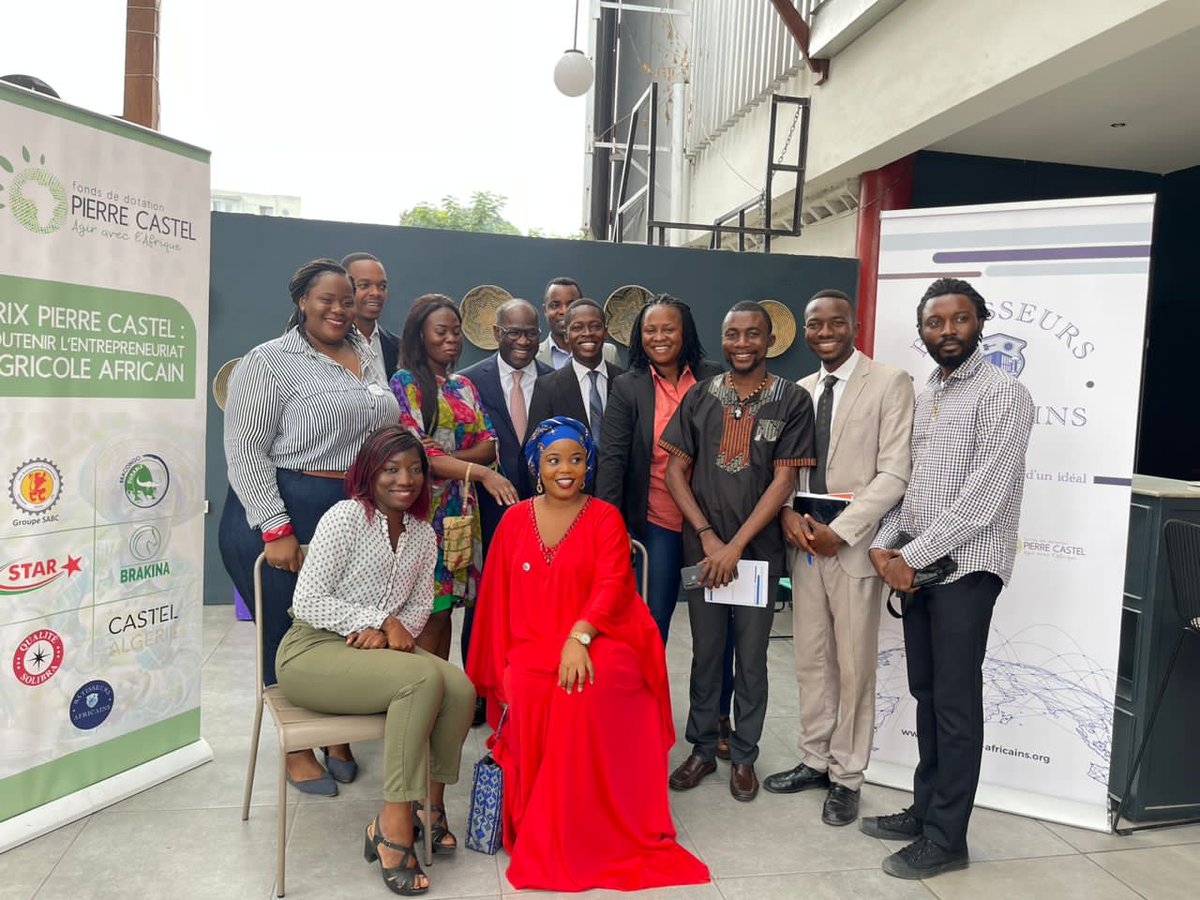 epice_bon's tweet photo. Retour en image sur la semaine dernière:
Rencontre des #batisseursafricains et Cérémonie de remise du #PrixPierreCastel où nous avons reçu le prix "Coup de cœur du jury".
@BracongoSa @FdsPierreCastel @PullUp80296356 #CanalplusRDC @FemmesFec @kabamba_mwika @FECRDC @MinEPME_CD https://t.co/E52XD5Q1GW