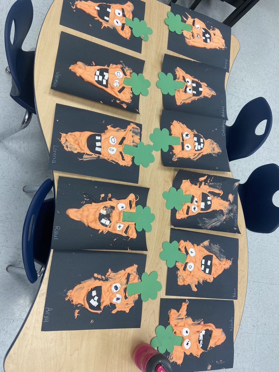 VGuajardo_ESA's tweet photo. Today we made Creepy Carrots using orange puffy paint. We mixed 1 part shaving cream to 1 part glue. Added red and yellow goosing coloring to make it orange. #CreepyCarrots #PuffyPaint #TeamSISD #FallReads #FallinLoveWithReading @Escontrias_ES @areynoldsbooks https://t.co/VfPxyIwg3j