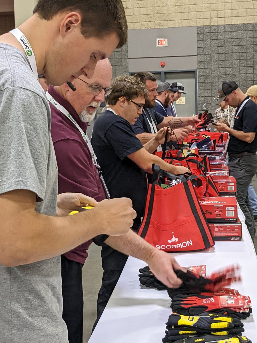 PHCCFoundation's tweet photo. Our apprentices are opening up all the Milwaukee Tools they receive just for being part of the National Apprentice Contest. Thanks Milwaukee!

#PHCCFoundation #PHCC #phccconnect https://t.co/ciDPc73lkH