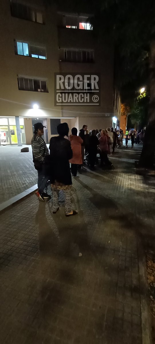 Jornada de repartiment d'aliments d'<a href="/AcampadaL/">Acampada Llibertat</a> a <a href="/AsociacindePaz1/">Asociación de Paz</a> de Santa Perpètua de la Mogoda. Cada cop són més les famílies ajudades i el mateix temps abandonades per <a href="/ajuntamentSPM/">Aj Santa Perpètua</a>.

#FreePablo | #AcampadaLlibertat | #PeriodismoQueDaLaCara | #KitRadioSinFronteras | #FemXarxa